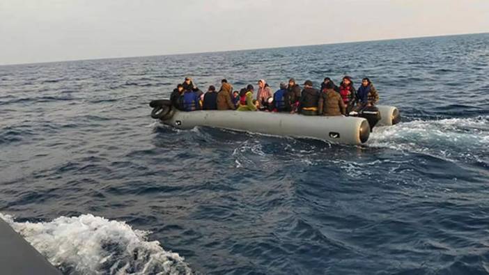 Libya sahil güvenlik botu, 50 göçmeni taşıyan bota kasten çarptı