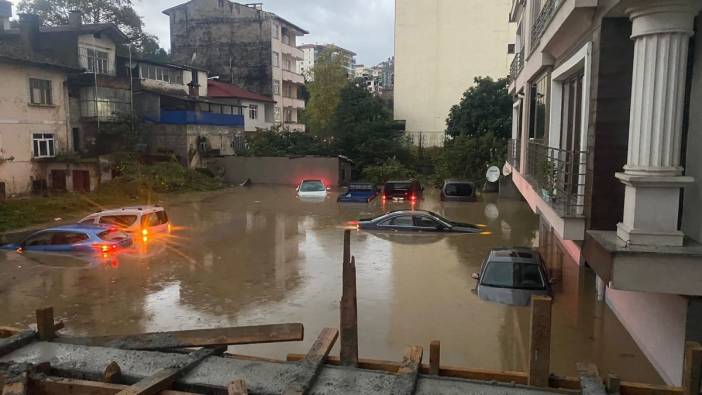 Trabzon'da sokaklar göle döndü