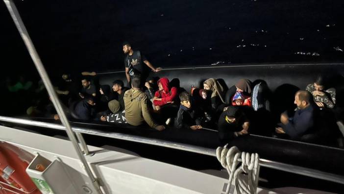 İzmir açıklarında 310 düzensiz göçmen kurtarıldı