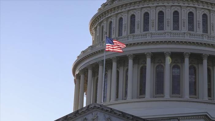 ABD Senatosu'ndan hükümetin kapanmasını önleyecek geçici bütçe tasarısını onay