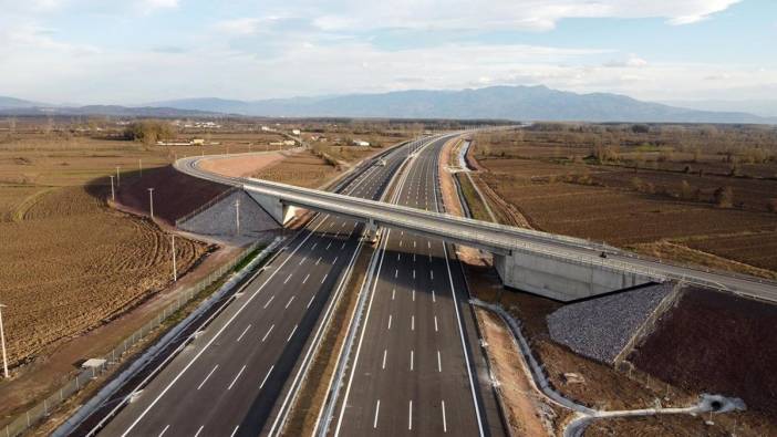 Kuzey Marmara Otoyolu için geçiş garantisi artırıldı. Araç geçiş sayısına ulaşamamıştı