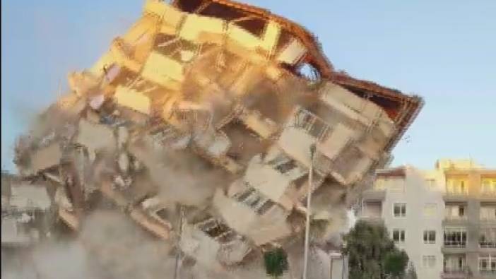 7 katlı binanın yıkımında panik anları