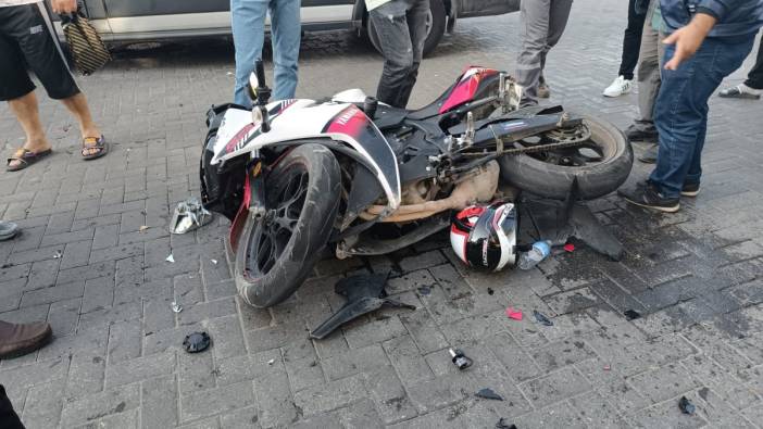 Turgutlu'da motosiklet ile minibüs çarpıştı: 1 yaralı