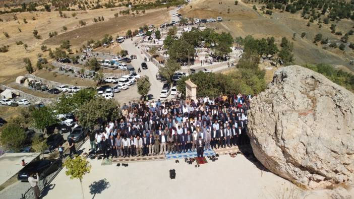 Şırnak’ta 3 asırdır süren mezarlık ziyareti geleneğine 5 bin kişi katıldı