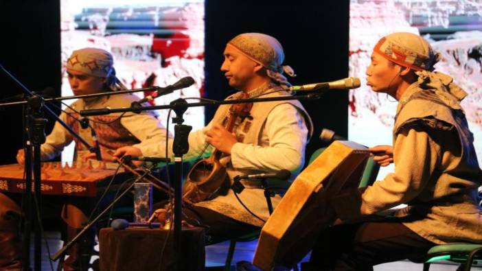 Türk dünyasının önemli müzik grubu Er Turan  Sivas’ta sahne aldı