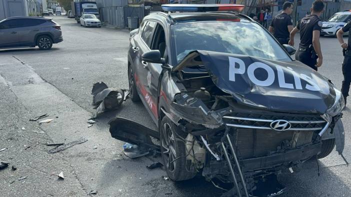 Ataşehir'de şüphelendiği motosikleti kovalayan polis başka bir araca çarptı: 2 yaralı
