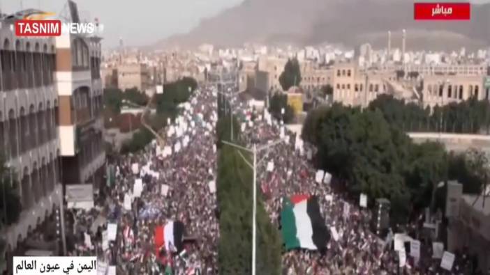 Yemen'de Hamas'ın İsrail'e karşı başlattığı operasyonu binlerce kişi kutladı