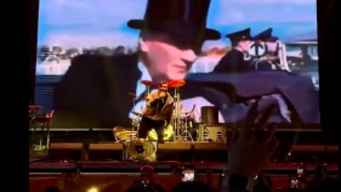 Zakkum grubundan konserde Atatürk sürprizi
