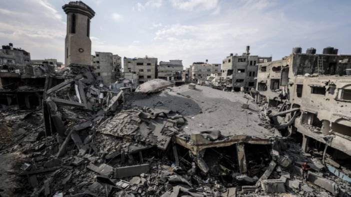 İsrail 6 camiyi bombaladı