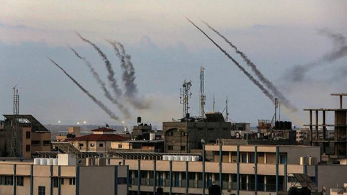 Lübnan'dan İsrail'e 15 roket fırlatıldı