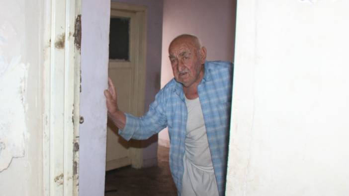 Deprem sonrası evinden dışarı adım atmadı. 95 yaşındaki vatandaş 8 katlı binada tek başına yaşıyor