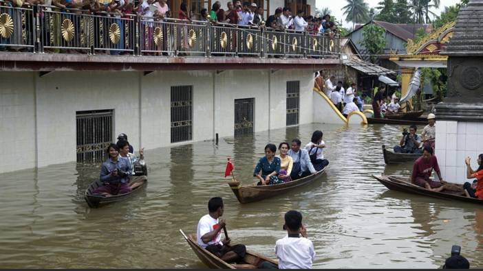 Myanmar'daki sellerden dolayı yerinden olan kişi sayısı 27 bini aştı