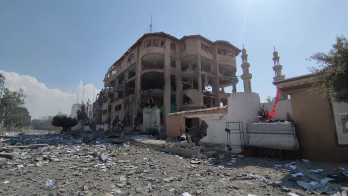 İsrail'in bombardımanında Gazze'deki İslam Üniversitesi yıkıldı
