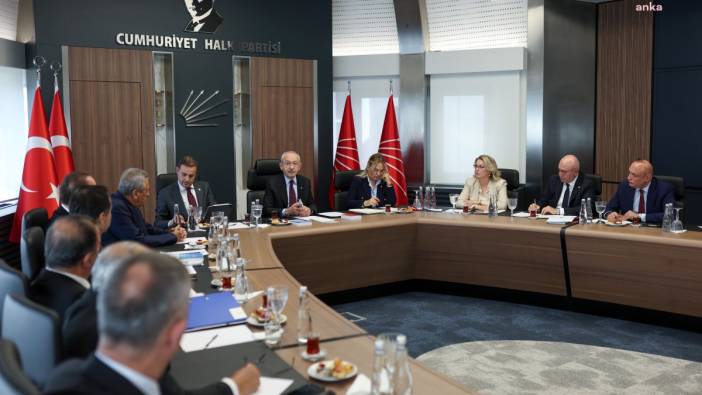 Kemal Kılıçdaroğlu Milletvekilleri ile Genel Merkez'de bir araya geldi