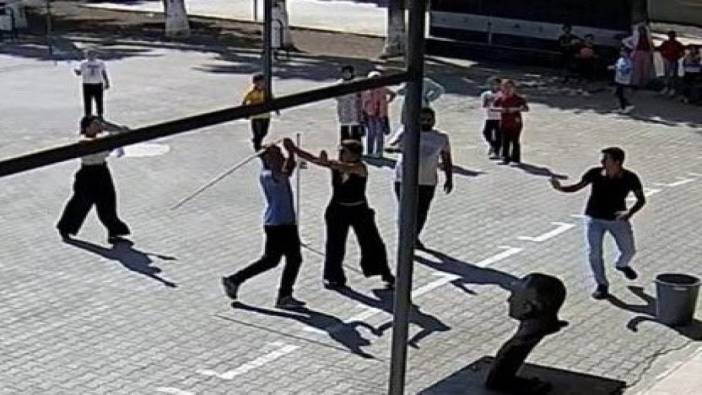 Adana'da öğretmenlere saldırı kamerada