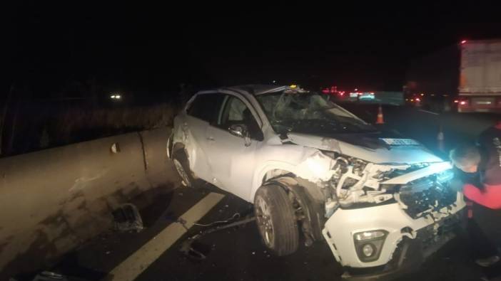 Anadolu Otoyolu'nda iki otomobil çarpıştı: 2 yaralı