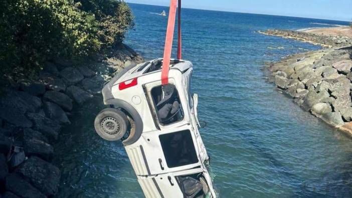 Rize'de hafif ticari araç, denize uçtu: 2 yaralı