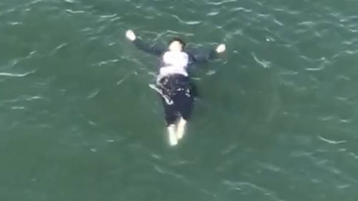 Haliç Köprüsü’nde yaşandı. 22 metreden denize çakılan kadın sırtüstü yüzdü