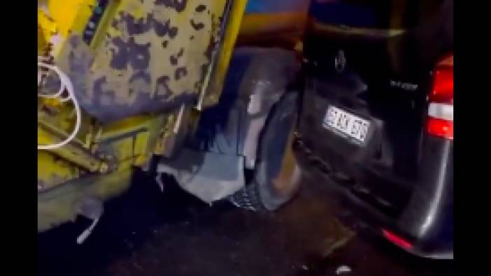 İstanbul Fatih'te park halindeki araç yüzünden ilerleyemeyen çöp kamyonu sürücüsü farklı bir çözüm buldu