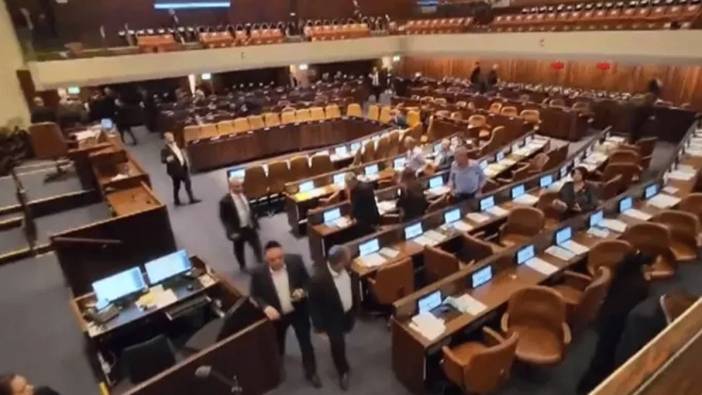 İsrail Meclisi’nde siren sesleri: Sığınaklara koştular