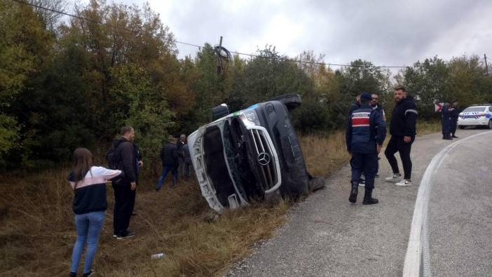 Tekirdağ'da yolcu minibüsü devrildi: 16 yaralı