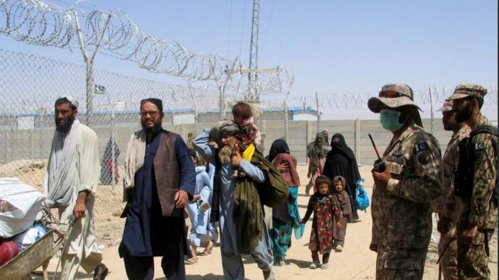Pakistan'da kaçak bulunan 48 binden fazla Afgan ülkelerine döndü