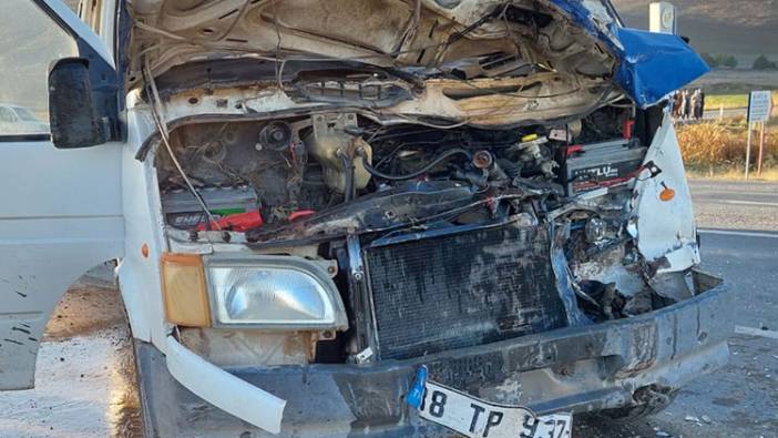 Kayseri’de feci kaza 15 yaralı