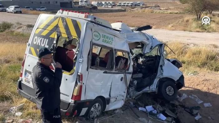 Aksaray'da işçi servisi ile kamyon çarpıştı: 2 ölü 15 yaralı