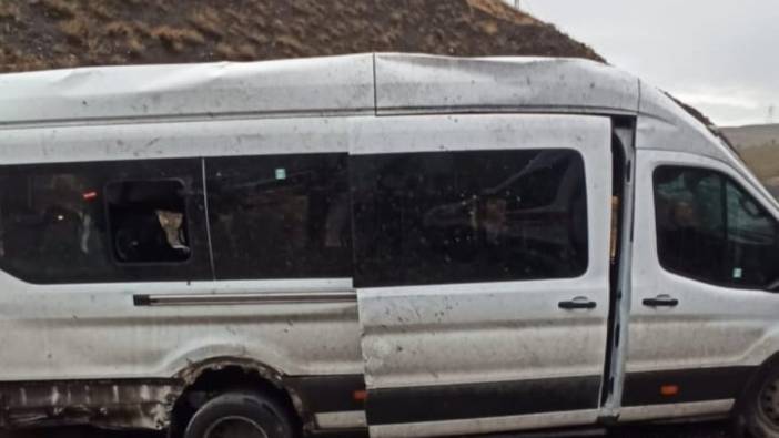 Van'da yolcu minibüsü takla attı: 7 yaralı