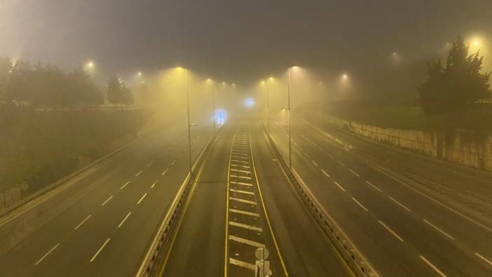 İstanbul Anadolu Yakası'nda gece saatlerinde sis etkili oldu
