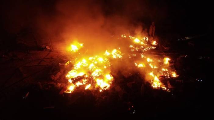Kastamonu'da 20 evin kül olduğu yangın havadan görüntülendi