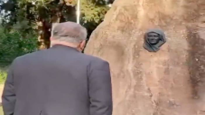 Prof. Dr. Celal Şengör, Zübeyde Hanım'ın anıt mezarını ziyaret etti: "Kıymetli oğlunun bir askeri olarak karşındayım."