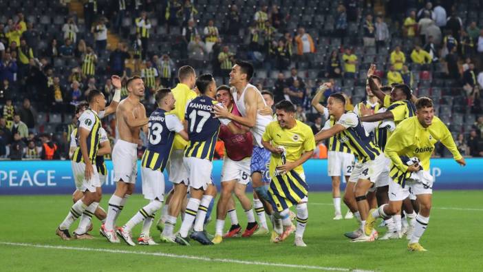 Fenerbahçeliler galibiyeti böyle kutladı. Kadıköy'de çocuklar gibi şendiler