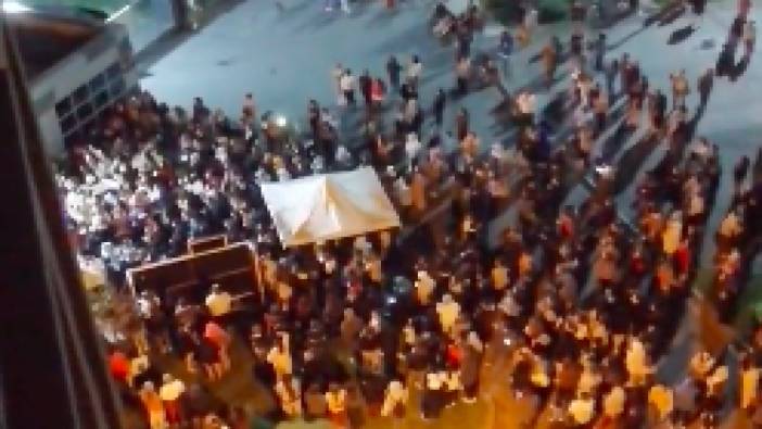 İzmir'de öğrenciler protestoya devam ediyor: "Yurttayım anne merak etme"