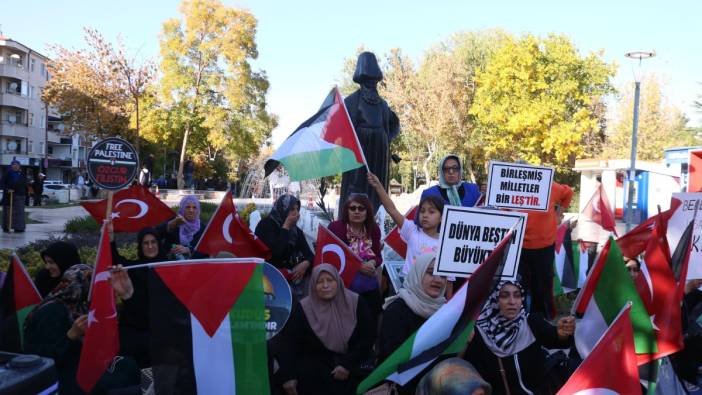 Nevşehir'de kadınlardan oturma eylemiyle İsrail protestosu