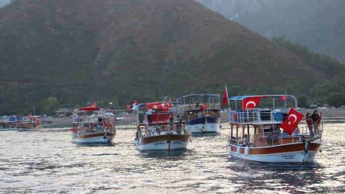 50 tekne ve İzmir Marşı ile 100. yıl kutlaması