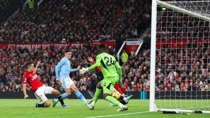 Manchester City Manchester United'a gol yağdırdı, Liverpool farklı kazandı
