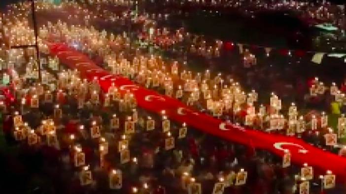 Antalya'da yüzlerce kişilik Türk bayraklı Fener Alayı...