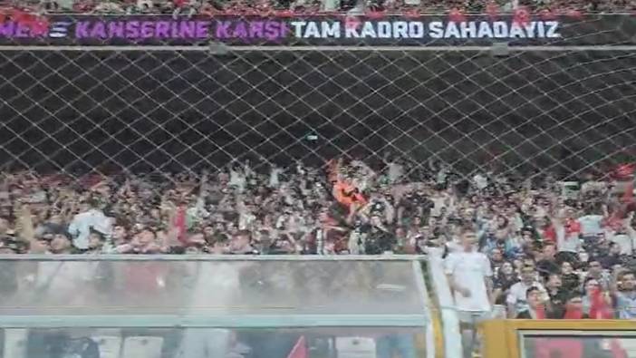 Beşiktaş tribünlerinden 'Yönetim istifa' sesleri. Taraftarlar hep bir ağızdan yönetimi protesto etti