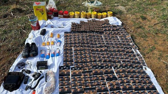 Bitlis’te terör operasyonu! Araziye gizlenmiş yaşam malzemeleri ele geçirildi