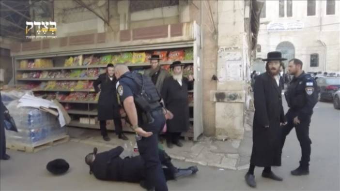 İsrail polisi, Kudüs'te Siyonizm karşıtı Yahudilere saldırdı