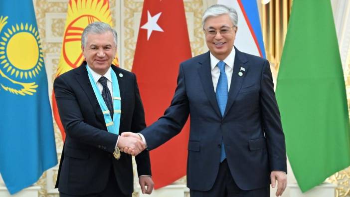 Özbekistan Cumhurbaşkanı Mirziyoyev'e Türk Dünyası Yüksek Nişanı takdim edildi