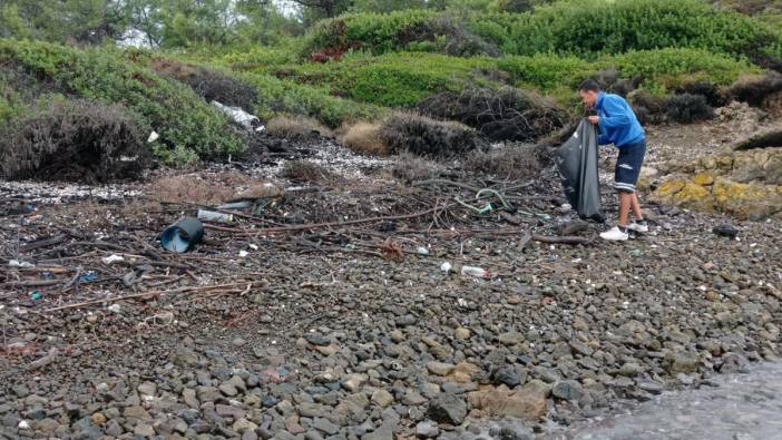 Muğla Gökova'daki kıyılardan tam 36 ton çöp toplandı