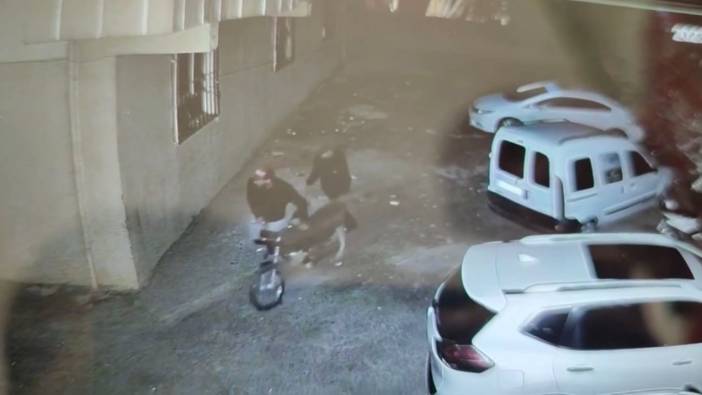Motosiklet hırsızlığı güvenlik kamerasına yansıdı