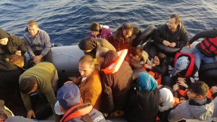 Yunanistan'ın geri ittiği 132 kaçak göçmen kurtarıldı