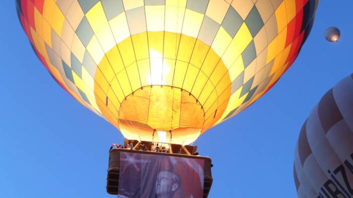 Kapadokya’da sıcak hava balonları “Ata” için havalandı