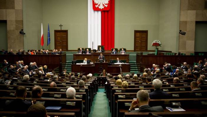 Polonya'da muhalefet koalisyon anlaşması imzaladı