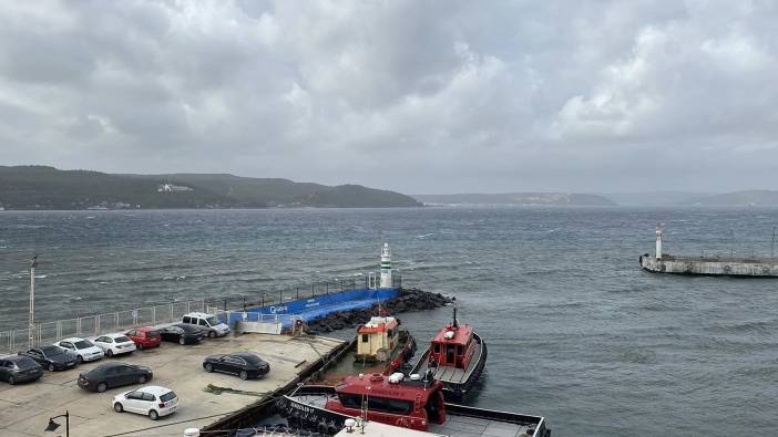 Çanakkale Boğazı'ndaki feribot seferleri yeniden başladı