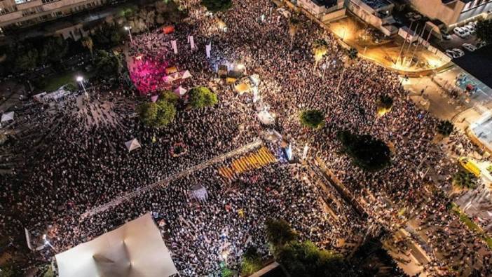 Gazze'de ateşkes isteyen İsrailliler gösteri düzenledi. Binlerce kişi sokağa çıktı