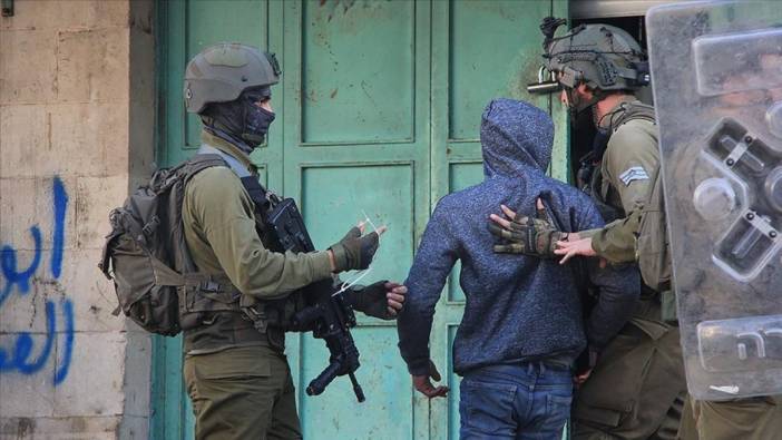 İsrail güçleri Batı Şeria'da ikisi çocuk 40 Filistinliyi gözaltına aldı
